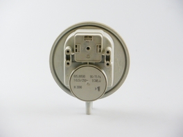 DRUKSCHAKELAAR NA 1-3-2002 WIT IK.3996